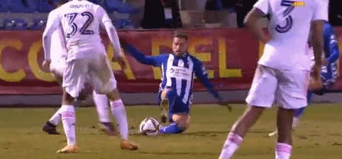 CBA-北京客胜宁波 周琦与队友庆祝胜利